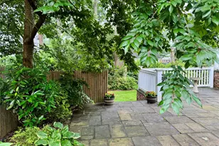 38 Mason Dr, Manhasset, NY 11030 - Photo 32