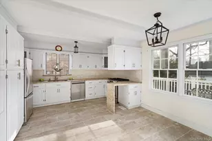 38 Mason Dr, Manhasset, NY 11030 - Photo 14