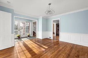 38 Mason Dr, Manhasset, NY 11030 - Photo 12