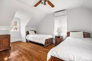 38 Mason Dr, Manhasset, NY 11030 - Photo 20