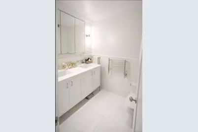 200 E 66th Street #B1503, New York, NY 10065 - Photo 12