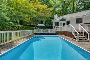 205 Radcliff Dr, Nyack, NY 10960 - Photo 2