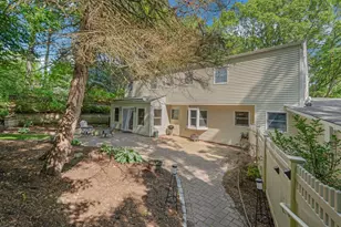 23 Whistler Hill Ln, East Northport, NY 11743 - Photo 4