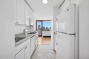 4-74 48th Ave, Long Island City, NY 11109 - Photo 4