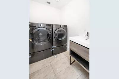 351 Hollywood Avenue, Douglaston, NY 11363 - Photo 42