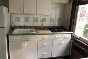 81-77 Utopia Pkwy, Jamaica, NY 11432 - Photo 34