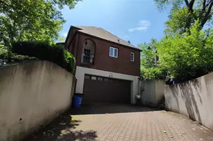 81-77 Utopia Pkwy, Jamaica, NY 11432 - Photo 46