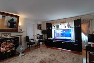 81-77 Utopia Pkwy, Jamaica, NY 11432 - Photo 20