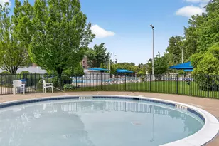 26 Terrace Cir, Great Neck, NY 11021 - Photo 14