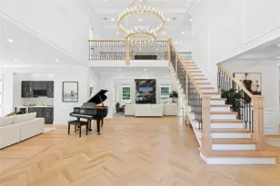 17 Chelsea Pl, Dix Hills, NY 11746 - Photo 2