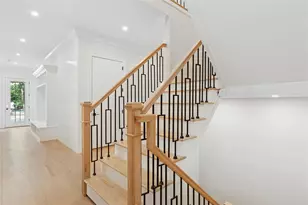 17 Chelsea Pl, Dix Hills, NY 11746 - Photo 16