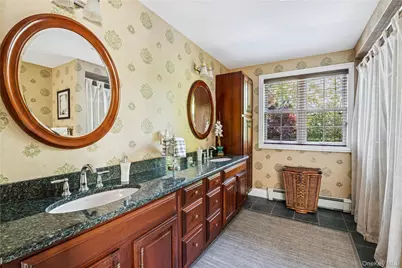 42 Roxen Road, Rockville Centre, NY 11570 - Photo 30