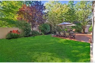 42 Roxen Road, Rockville Centre, NY 11570 - Photo 44