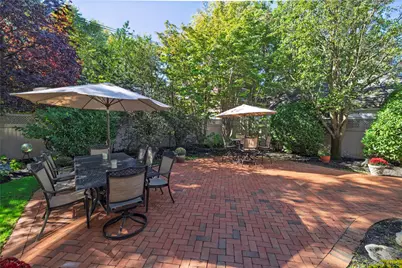 42 Roxen Road, Rockville Centre, NY 11570 - Photo 40