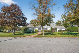 2 Johnson Dr, Brightwaters, NY 11718 - Photo 4