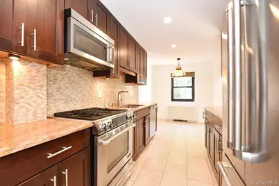 22 Park Place #4C, Great Neck, NY 11021 - Photo 20