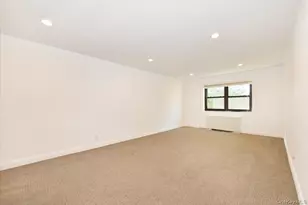 22 Park Pl, Great Neck, NY 11021 - Photo 24