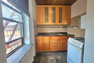 87-70 173 St, Jamaica, NY 11432 - Photo 10