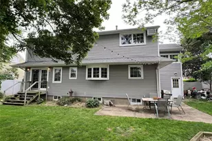556 Alwick Ave, West Islip, NY 11795 - Photo 2