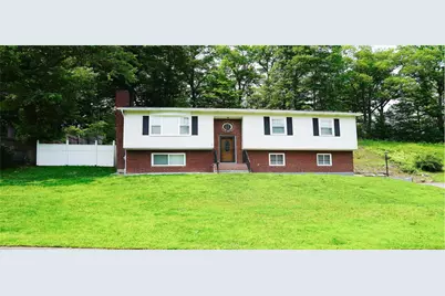 11 Boxwood Close, Hopewell Junction, NY 12533 - Photo 1