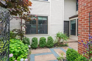 23 Estates Terrace N, Manhasset, NY 11030 - Photo 2