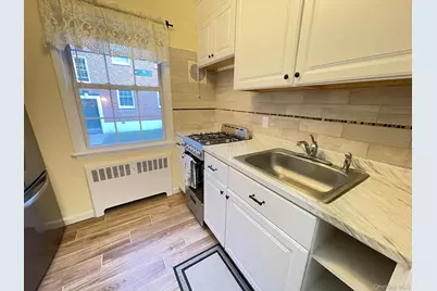 180 Pinewood Road #11, Hartsdale, NY 10530 - Photo 4