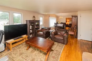 5 Laurie Ln, Newburgh, NY 12550 - Photo 8