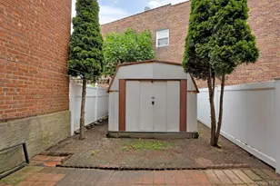 66-48 73rd Pl, Middle Village, NY 11379 - Photo 16