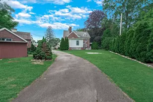 44 Arbor Pl, Glen Cove, NY 11542 - Photo 32