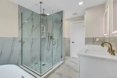 7 Sheridan Street, Old Bethpage, NY 11804 - Photo 22