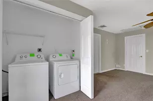 894 Bay 9th St, West Islip, NY 11795 - Photo 16