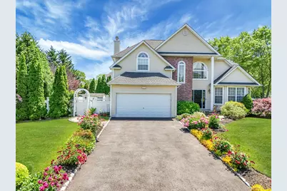 18 Cayla Lane, Port Jefferson Station, NY 11776 - Photo 2