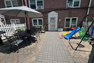 47 Hilltop Acres, Yonkers, NY 10704 - Photo 2