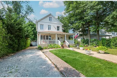 17 Hicks Lane, Great Neck, NY 11024 - Photo 2