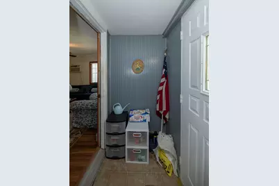 306 Clay Avenue, West Islip, NY 11795 - Photo 16
