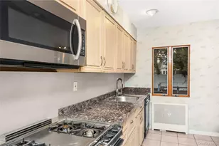 263 Foster Ave, Malverne, NY 11565 - Photo 12