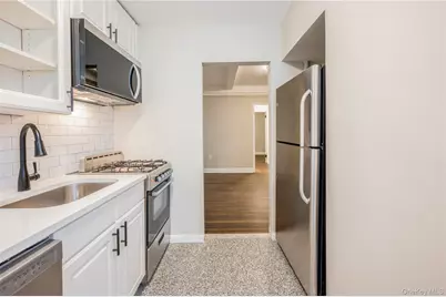 142 E 49th Street #4C, New York, NY 10017 - Photo 2