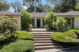 14 Durham Dr, Dix Hills, NY 11746 - Photo 2