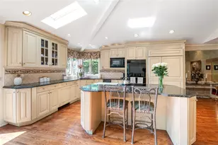 14 Durham Dr, Dix Hills, NY 11746 - Photo 12