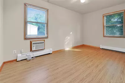 33 Park Circle, New Hyde Park, NY 11040 - Photo 8