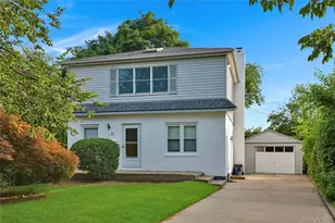 33 Park Cir, New Hyde Park, NY 11040 - Photo 2