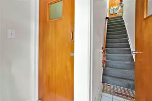 21-20 23rd Dr, Astoria, NY 11105 - Photo 12