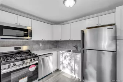 35 Newbrook #35, Bay Shore, NY 11706 - Photo 12