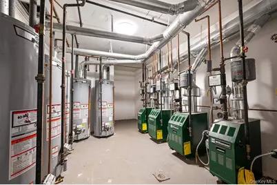 16003 Sanford Avenue, Flushing, NY 11358 - Photo 12