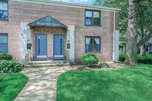 13 W Mill Dr, Great Neck, NY 11021 - Photo 2