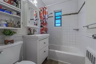 13 W Mill Dr, Great Neck, NY 11021 - Photo 10