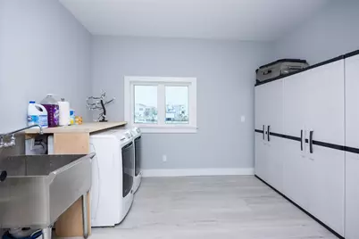 390 E Shore Road, Lindenhurst, NY 11757 - Photo 26