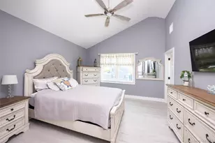 390 E Shore Rd, Lindenhurst, NY 11757 - Photo 12