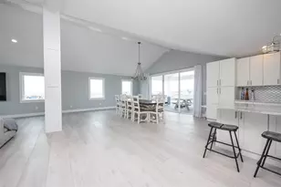 390 E Shore Rd, Lindenhurst, NY 11757 - Photo 10