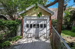 151-07 85th Ave, Briarwood, NY 11432 - Photo 16